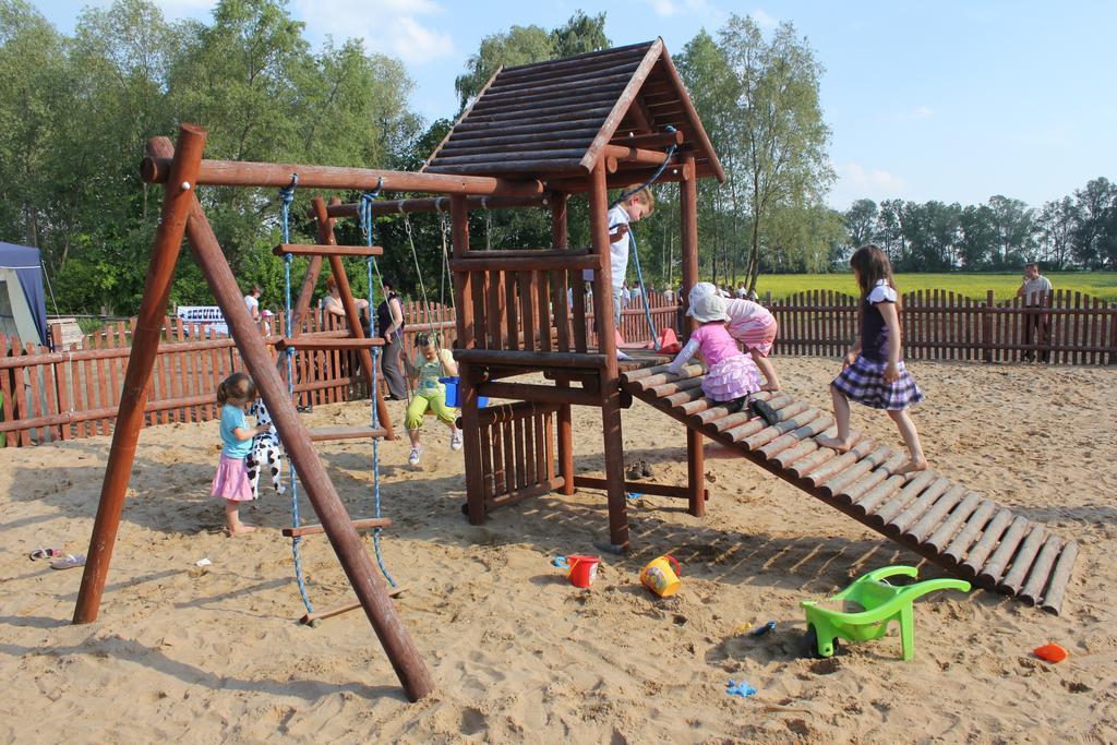 Pawlakowa Zagroda Otel Grabiny-Zameczek Dış mekan fotoğraf